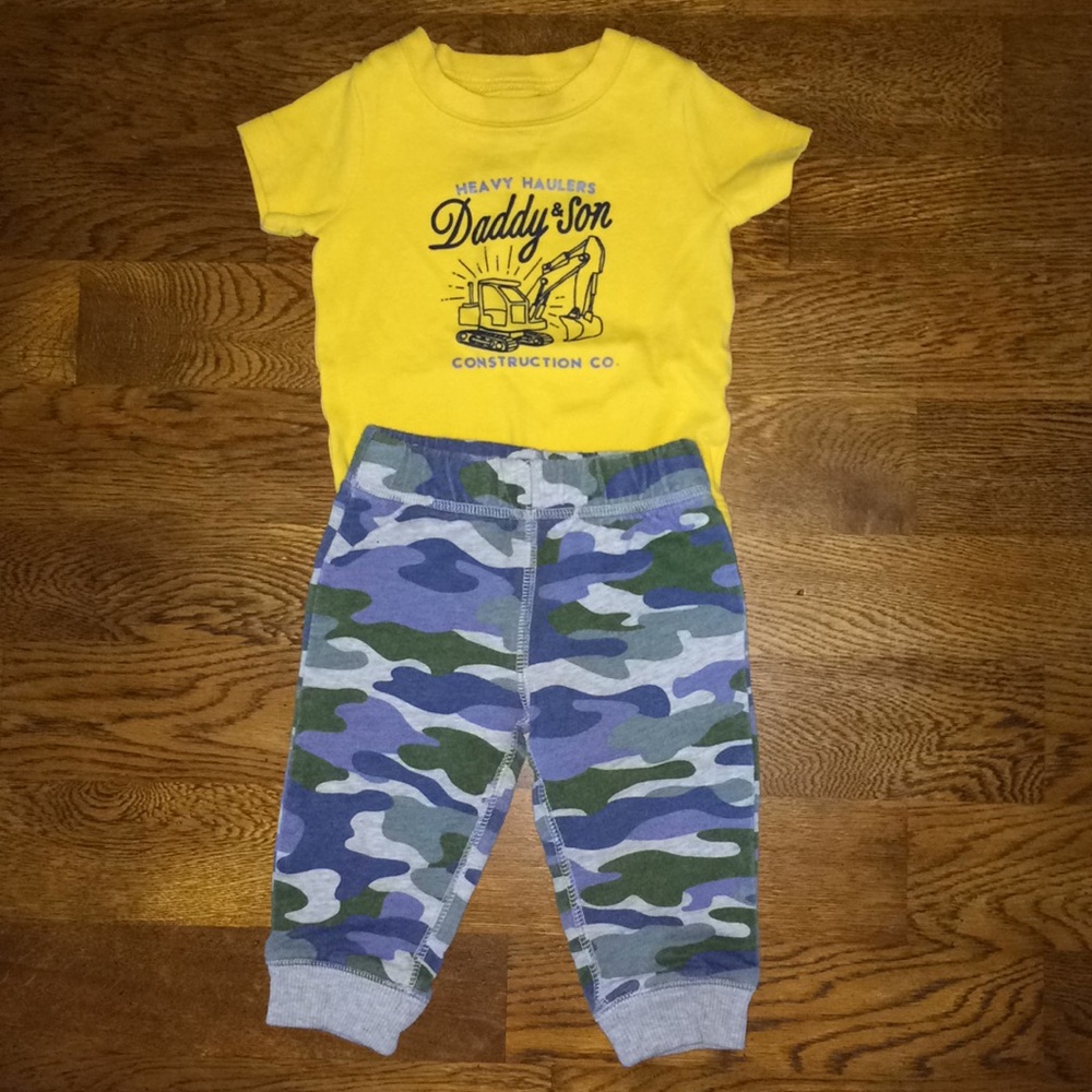Dad&son construction onesie w/ camo pants